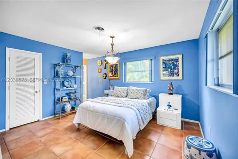 8701 SW 87th Court Miami FL 33173