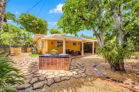 8701 SW 87th Court Miami FL 33173