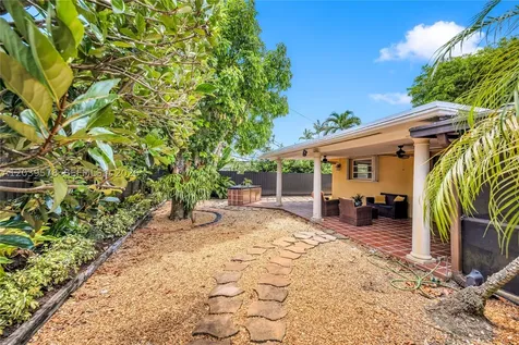 8701 SW 87th Court Miami FL 33173