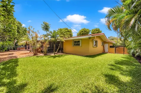 8701 SW 87th Court Miami FL 33173
