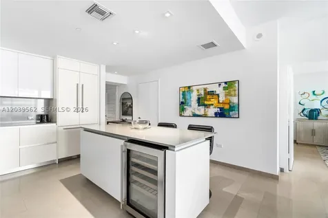 88 SW 7th Street Miami FL 33130
