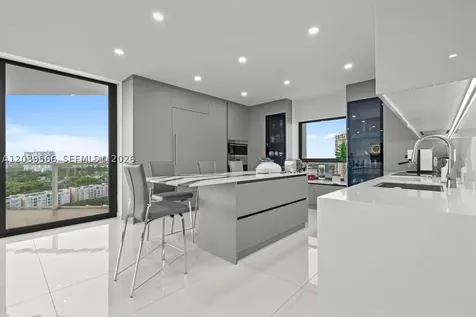 19500 Turnberry Way Aventura FL 33180