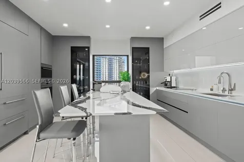 19500 Turnberry Way Aventura FL 33180