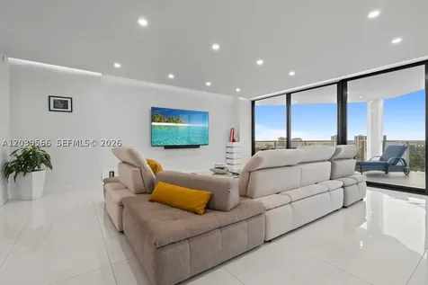 19500 Turnberry Way Aventura FL 33180