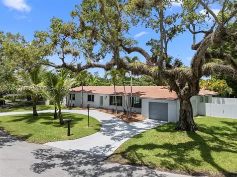 6250 SW 62 Place South Miami FL 33143