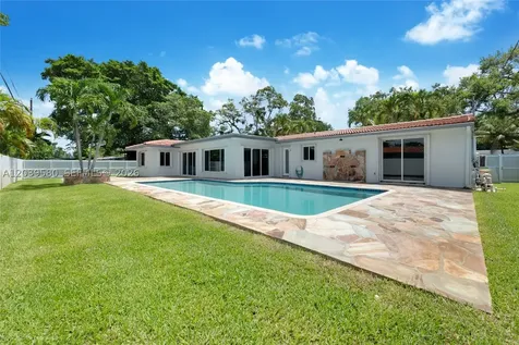 6250 SW 62 Place South Miami FL 33143
