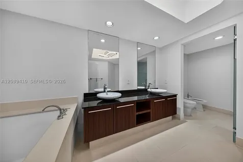 2711 S Ocean Drive Hollywood FL 33024