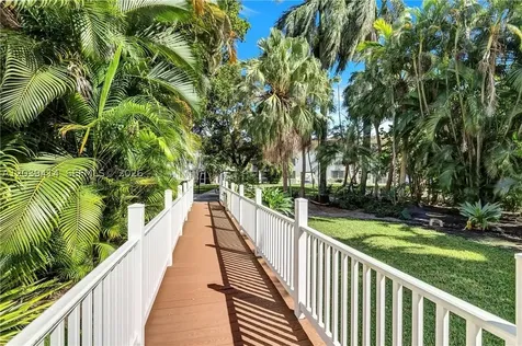 4025 N Federal Highway Oakland Park FL 33308