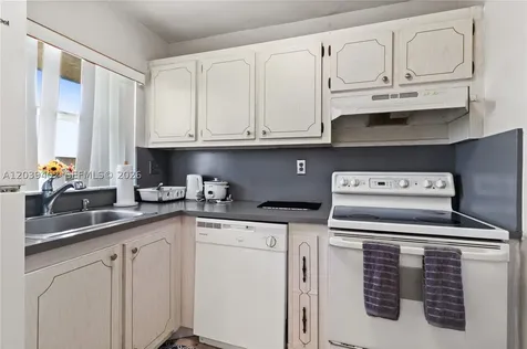 9281 Sunrise Lakes Boulevard Sunrise FL 33322