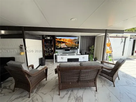 3320 E 10th Avenue Hialeah FL 33013