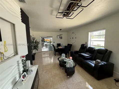 3320 E 10th Avenue Hialeah FL 33013