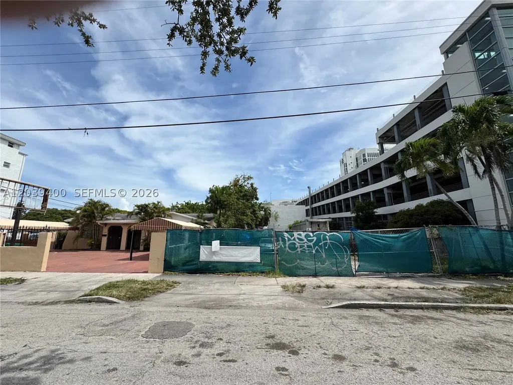 2534 SW 6th Street Miami FL 33135