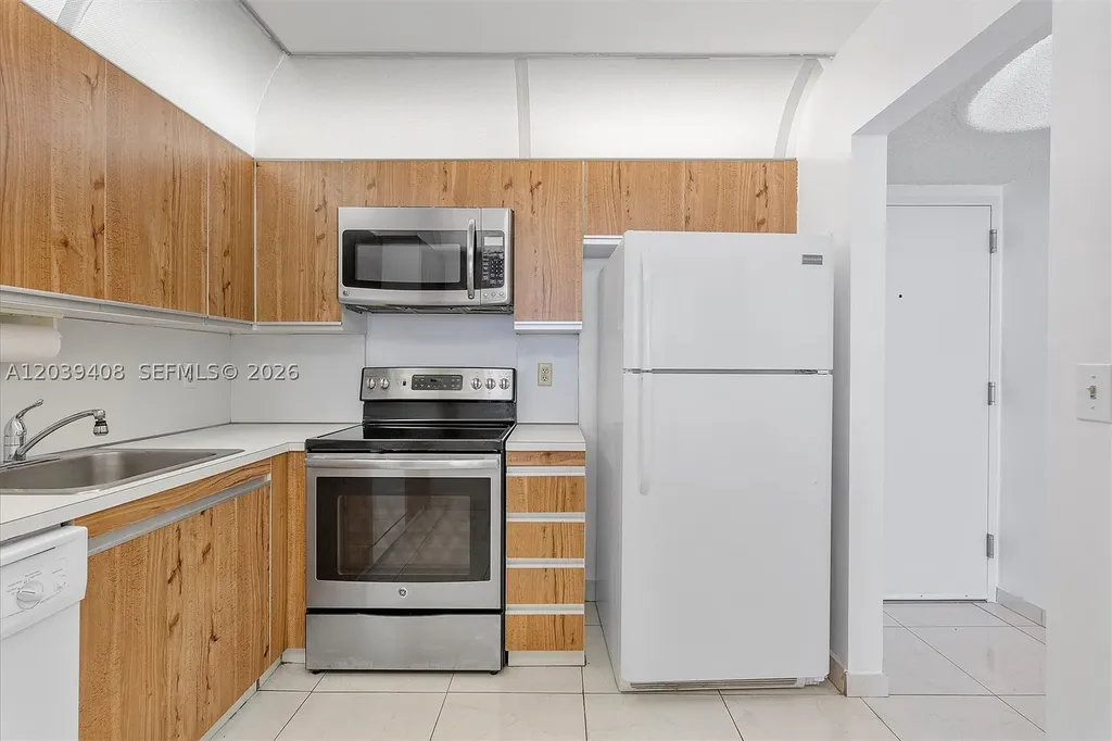 2301 S Ocean Drive Hollywood FL 33019