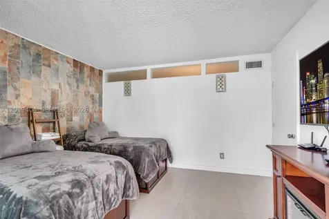 5401 Collins Avenue Miami Beach FL 33140