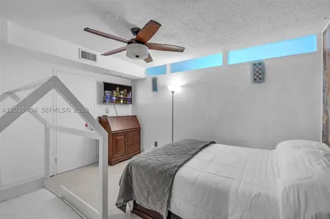 5401 Collins Avenue Miami Beach FL 33140
