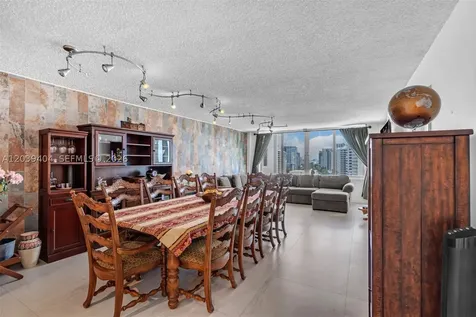 5401 Collins Avenue Miami Beach FL 33140