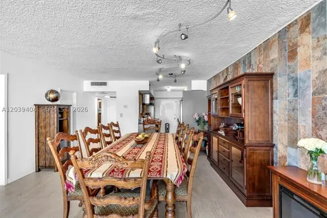 5401 Collins Avenue Miami Beach FL 33140
