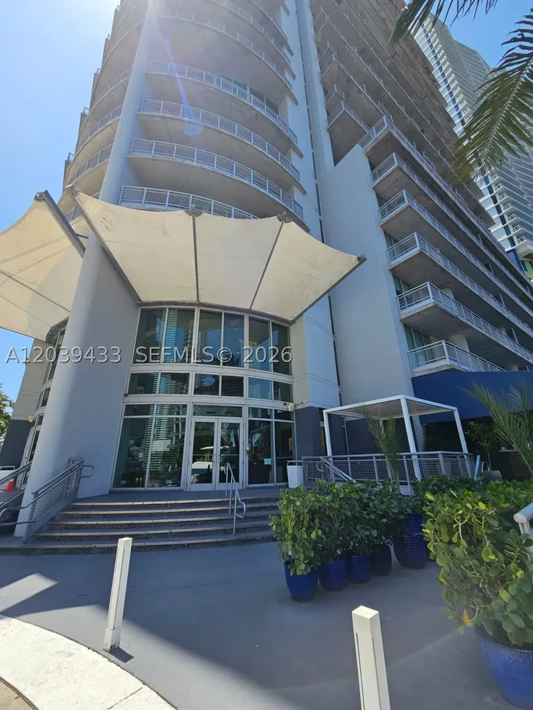 690 SW 1st Court Miami FL 33130