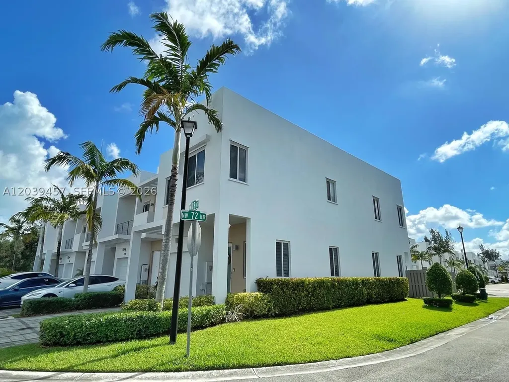 7243 NW 103rd Path Doral FL 33178