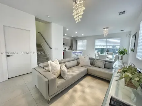 7243 NW 103rd Path Doral FL 33178