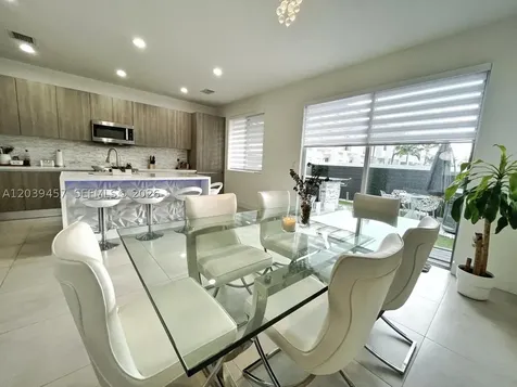 7243 NW 103rd Path Doral FL 33178