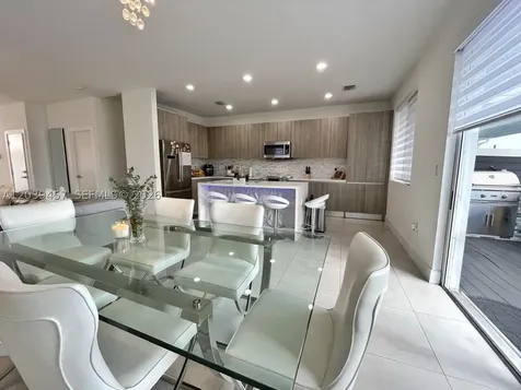 7243 NW 103rd Path Doral FL 33178
