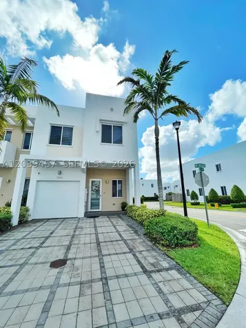 7243 NW 103rd Path Doral FL 33178