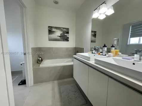 7243 NW 103rd Path Doral FL 33178