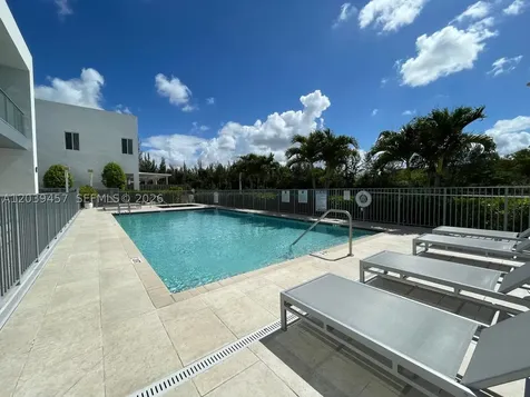 7243 NW 103rd Path Doral FL 33178