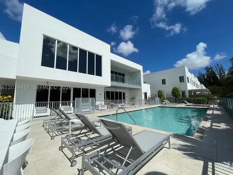 7243 NW 103rd Path Doral FL 33178
