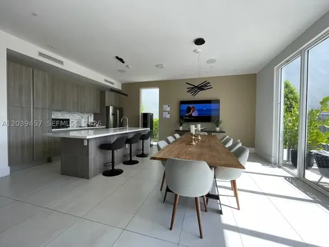 7243 NW 103rd Path Doral FL 33178