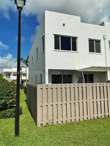 7243 NW 103rd Path Doral FL 33178
