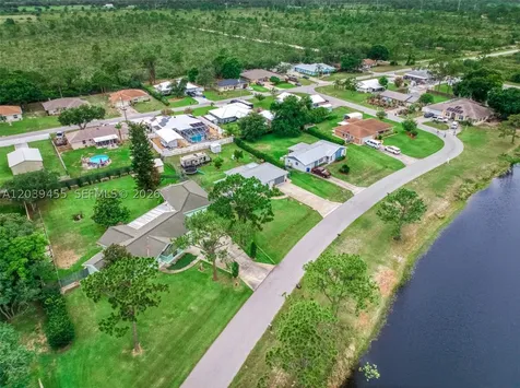 4224 Lake Vista Sebring FL 33875
