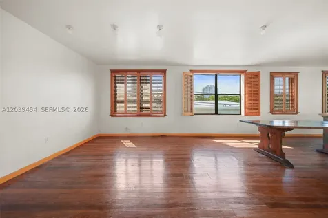 819 5th Street Miami Beach FL 33139