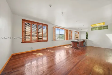 819 5th Street Miami Beach FL 33139