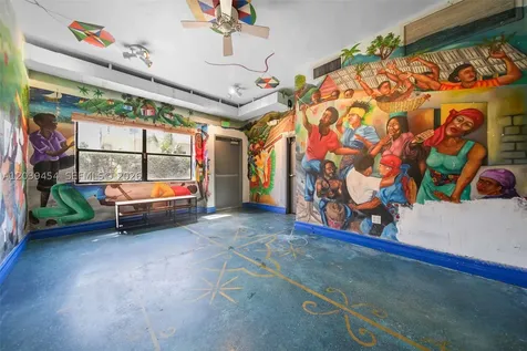 819 5th Street Miami Beach FL 33139