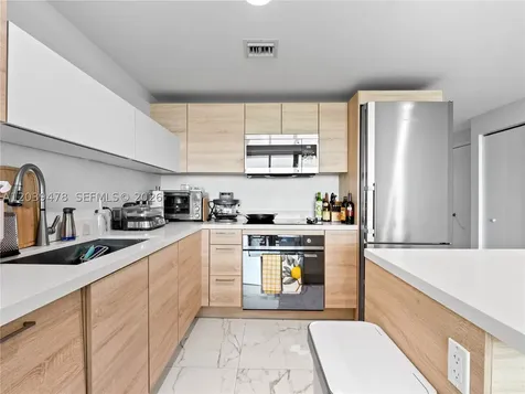 16385 Biscayne Boulevard North Miami Beach FL 33160
