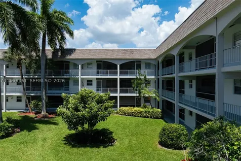 541 Blue Heron Drive Hallandale Beach FL 33009
