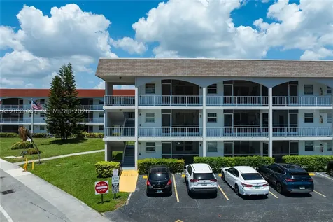541 Blue Heron Drive Hallandale Beach FL 33009