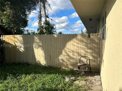 Miami FL 33161