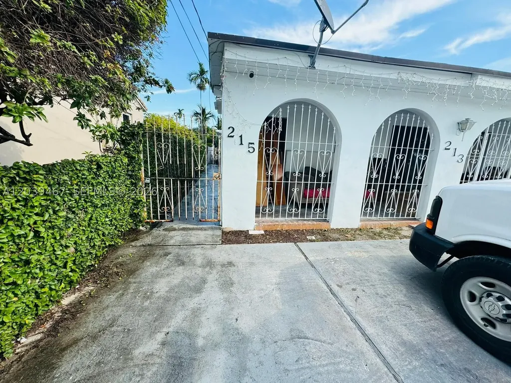 215 NW 35th Avenue Miami FL 33125