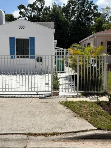 227 SW 26th Road Miami FL 33129