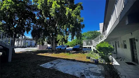 1522 NE 34th Court Oakland Park FL 33334
