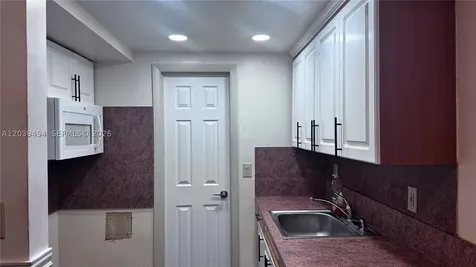 1522 NE 34th Court Oakland Park FL 33334