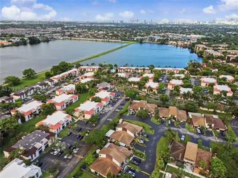 3RD Court 20135 Miami FL 33179