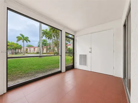 3RD Court 20135 Miami FL 33179
