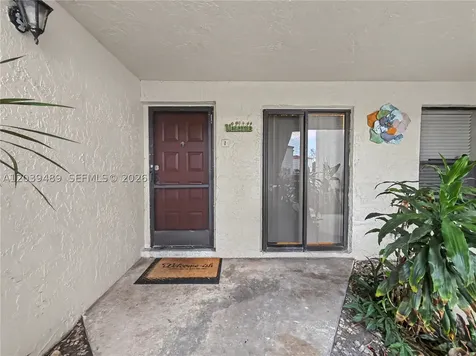 3RD Court 20135 Miami FL 33179