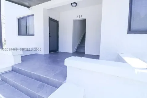 221 SW 11th Avenue Miami FL 33130
