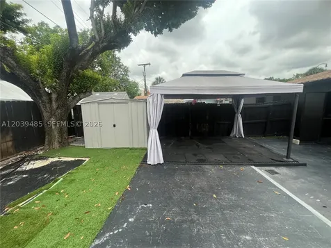 28 E 20th Street Hialeah FL 33010