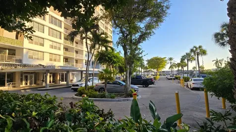 1865 79th St Causeway North Bay Village FL 33141